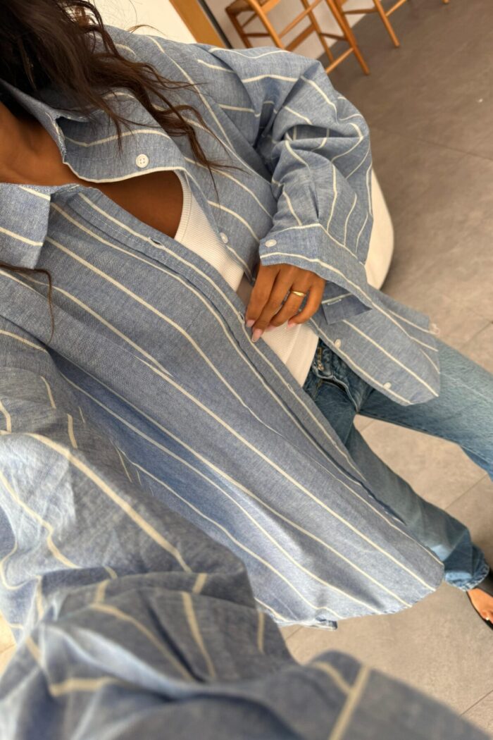 Beyaz Çizgili Oversize Gömlek - Görsel 2