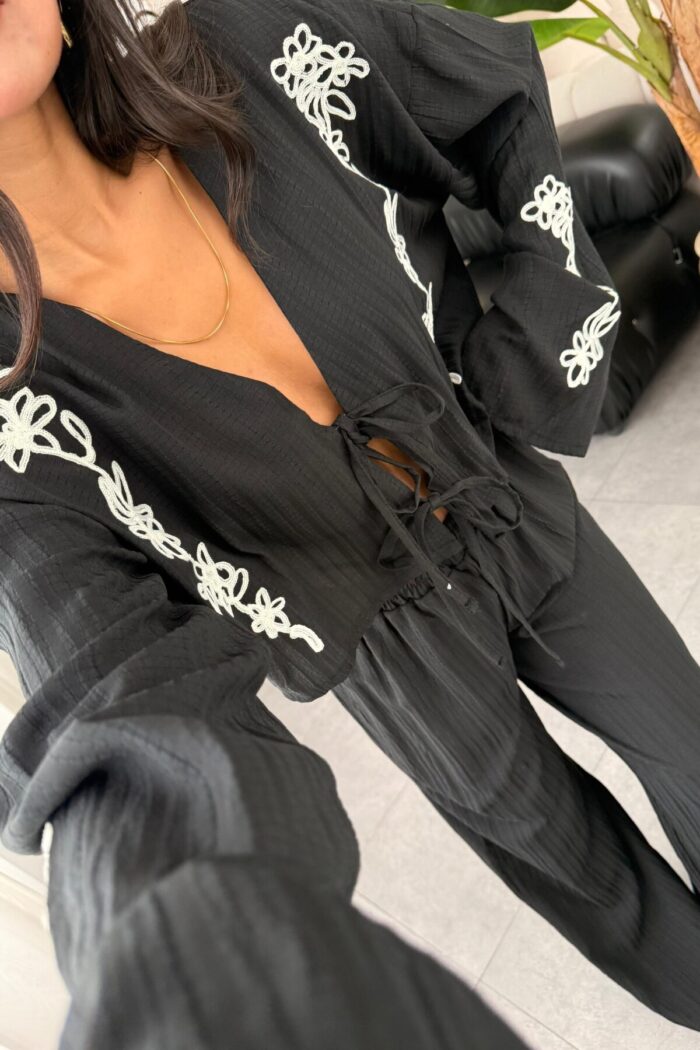 Çiçek Nakışlı Bluz Pantolon Takım Siyah - Görsel 3