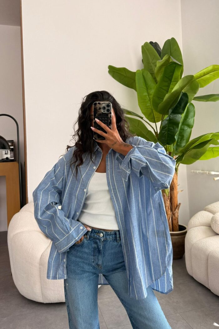 Beyaz Çizgili Oversize Gömlek - Görsel 1