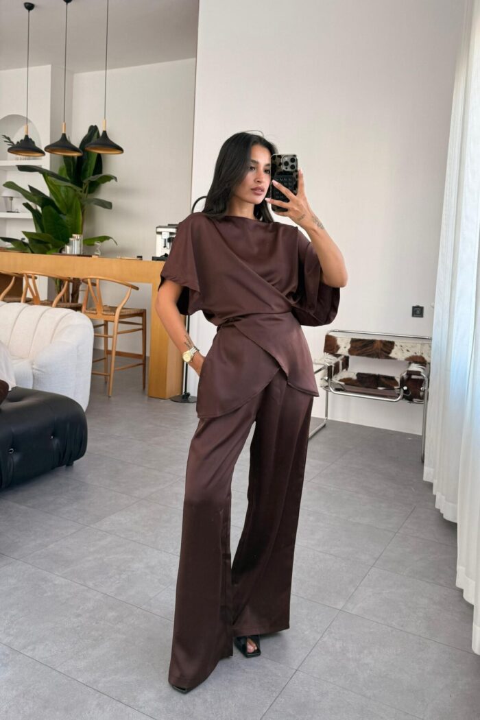 Beli Çapraz Bağlamalı Saten Takım Kahverengi - Görsel 1