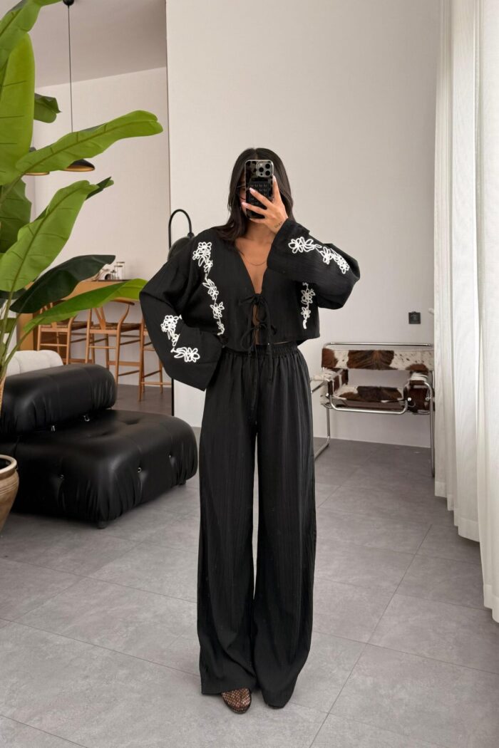Çiçek Nakışlı Bluz Pantolon Takım Siyah - Görsel 1