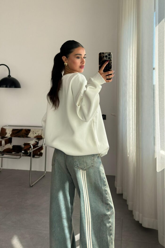 Önü Baskılı Oversize Beyaz Sweat - Görsel 4