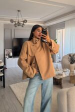 Gizli Düğmeli Kısa Trenç Camel