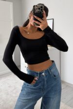 U Yaka Drapeli Crop Siyah