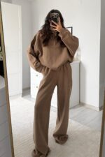 Dik Yaka Fermuarlı Triko Takım Haki