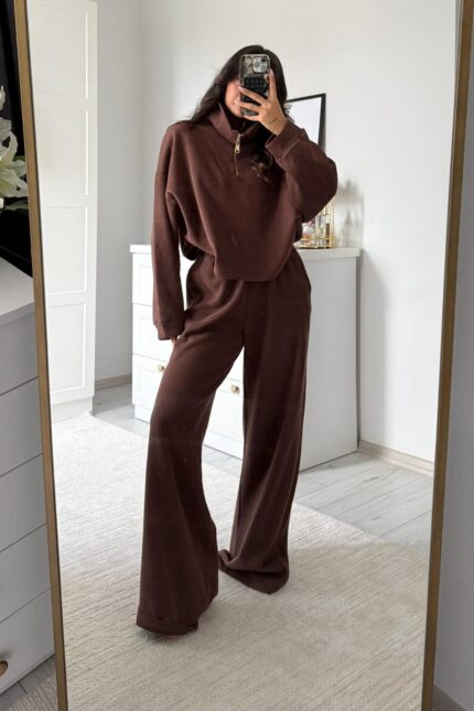 Dik Yaka Fermuarlı Triko Takım Kahverengi