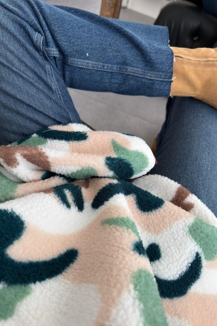 Desenli Dik Yaka Peluş Sweat - Görsel 3