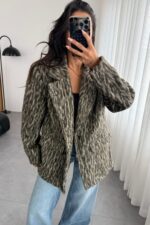 Düğmeli Leopar Yünlü Ceket - Görsel 2