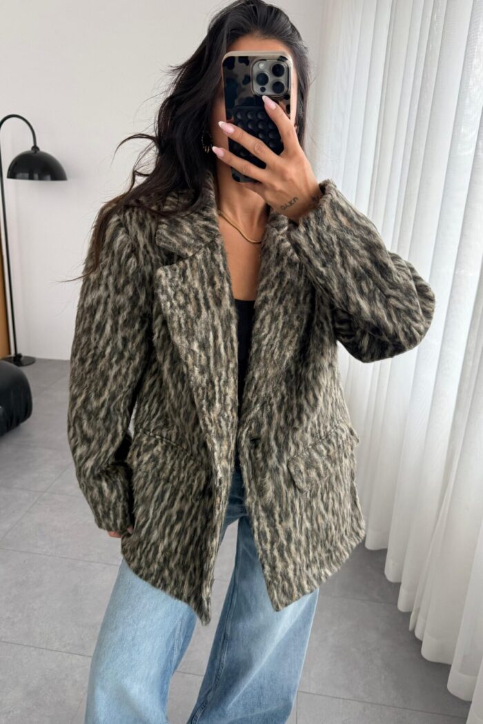 Düğmeli Leopar Yünlü Ceket - Görsel 2