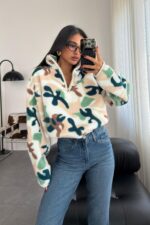 Desenli Dik Yaka Peluş Sweat