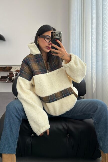 Kare Desenli Dik Yaka Peluş Sweat