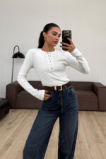 Yakası Çıtçıtlı Bluz Beyaz