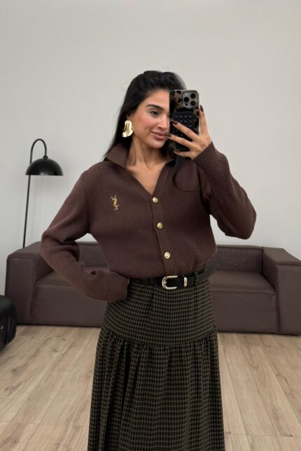 Gold Düğmeli Polo Yaka Hırka Kahverengi