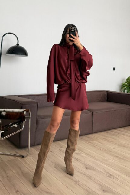 Arkadan Bağlamalı Yarasa Kollu Saten Elbise Bordo