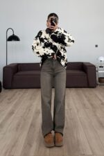 Kesik Paçalı Haki Eskitme Jean