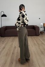 Kesik Paçalı Haki Eskitme Jean - Görsel 4