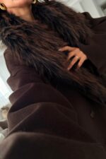 Yakası Kürklü Uzun Kaşe Kaban Kahverengi - Görsel 4