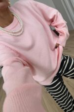 Yumuşak Bisiklet Yaka Triko Kazak Pudra - Görsel 2