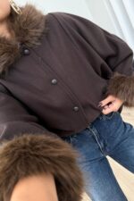 Yarasa Kollu Kürk Detaylı Panço Kahverengi - Görsel 3