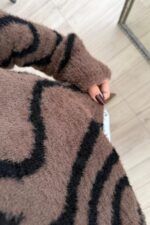 Yumuşak Tüylü Desenli Kazak Kahverengi - Görsel 3