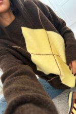 Büyük Baklava Desenli Yumuşak Kazak Kahverengi - Görsel 3