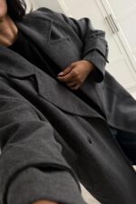 Astarlı Kruvaze Yaka Kaşe Kaban Füme - Görsel 3