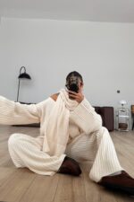 Atkılı V Yaka Triko Takım Bej