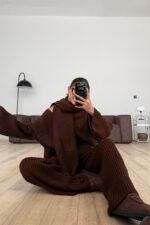 Atkılı V Yaka Triko Takım Kahverengi