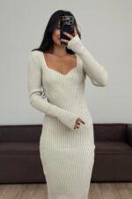 Kalp Yaka Ribana Kumaş Elbise Bej - Görsel 2