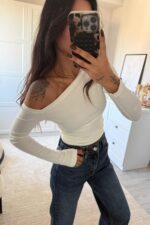 Asimetrik Yaka Uzun Kollu Bluz Ekru - Görsel 2