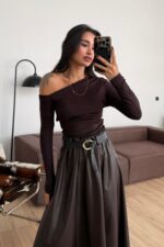 Asimetrik Yaka Uzun Kollu Bluz Kahverengi