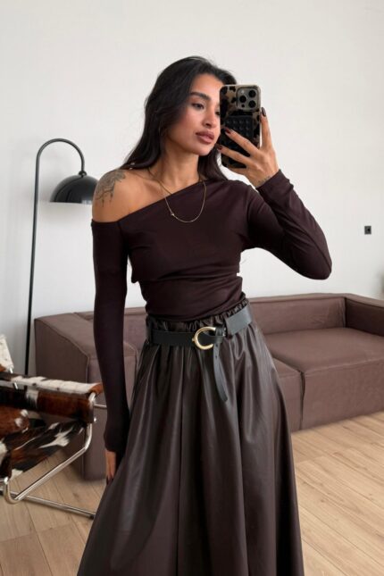 Asimetrik Yaka Uzun Kollu Bluz Kahverengi