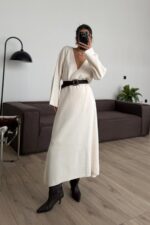 Önü Düğmeli V Yaka Triko Takım Bej