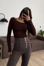 Kayık Yaka Transparan Bluz Kahverengi