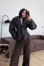 Belden Oturtmalı Kısa Kaşe Ceket Füme