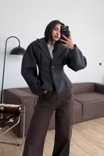 Belden Oturtmalı Kısa Kaşe Ceket Füme