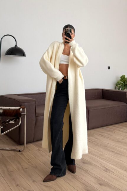 Sakallı Uzun Hırka Ekru