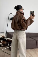 Pileli Yarasa Kollu Deri Ceket Kahverengi - Görsel 4