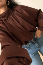 Yakası Pileli Boğazlı Saten Bluz Acı Kahve - Görsel 2