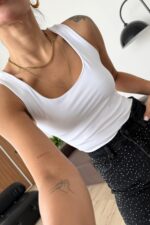 Kare Yaka Atlet Beyaz - Görsel 2