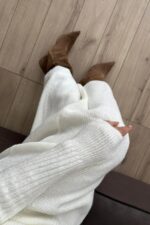 V Yaka Düğmeli Hırka Etek Takım Beyaz - Görsel 4