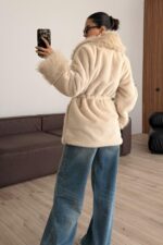 Yumoş Kürk Detaylı Beli Bağlamalı Mont Bej - Görsel 4