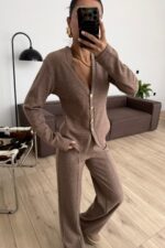 Gold Düğmeli Triko Takım Vizon - Görsel 2