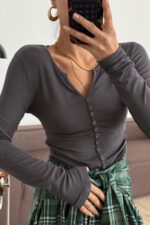 V Yaka Düğmeli Uzun Kollu Bluz Antrasit - Görsel 2