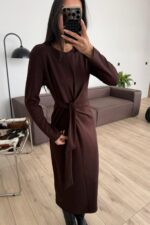 Belden Bağlamalı Önü Dikişli Uzun Elbise Kahverengi - Görsel 2