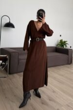 Önü Düğmeli V Yaka Triko Takım Kahverengi