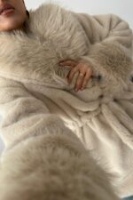 Yumoş Kürk Detaylı Beli Bağlamalı Mont Bej - Görsel 3