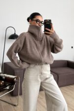 Fermuarlı Dik Yaka Örgü Hırka Vizon