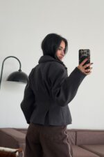 Belden Oturtmalı Kısa Kaşe Ceket Füme - Görsel 3