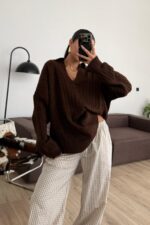 V Yaka Zincir Örgülü Triko Kazak Kahverengi